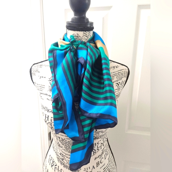 Ann Taylor Accessories - Ann Taylor Blue and Green Scarf